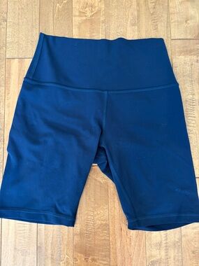 High-Waist Women’s Lululemon Size 6 6” Bike Shorts